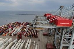 Altísima en el puertojpg